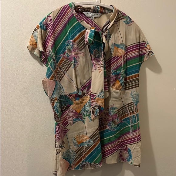 Trina Turk Multicolor Floral Women's Top - medium - 100% silk - tie front - Picture 1 of 4